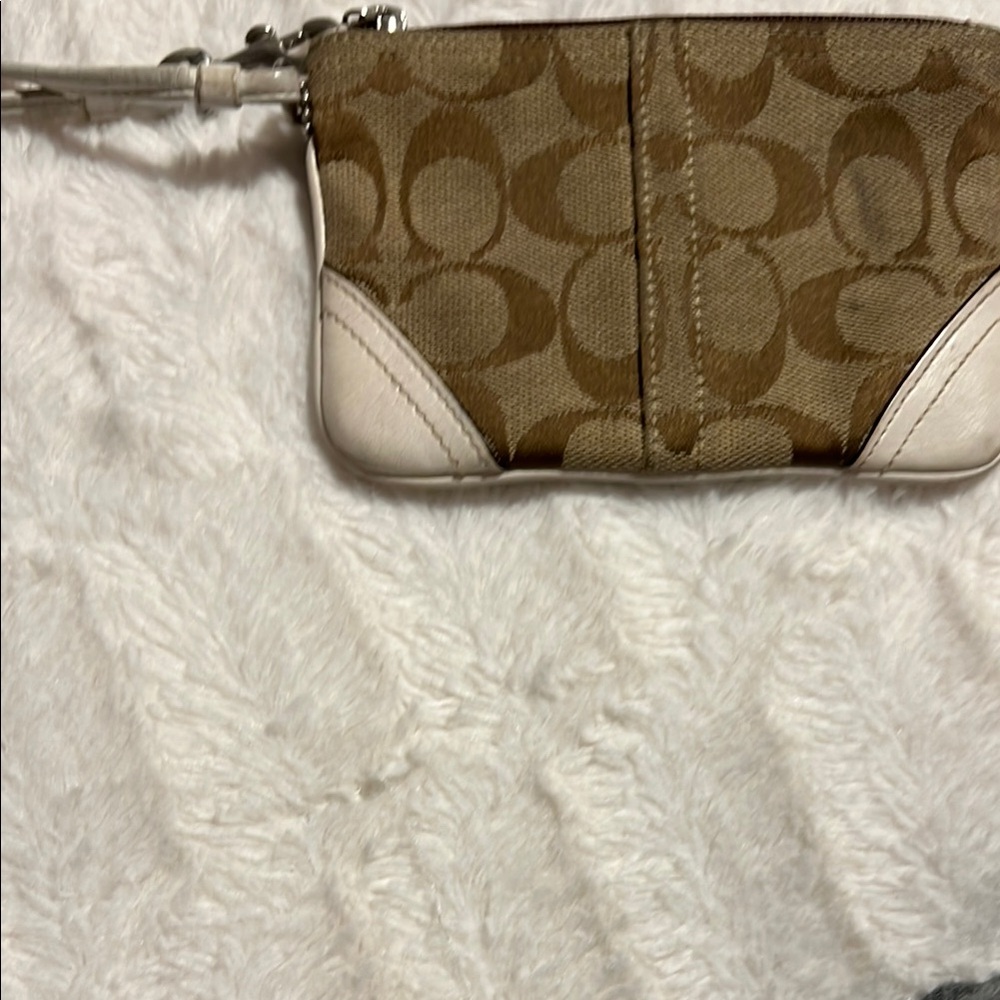 Coach Signature Wristlet Beige